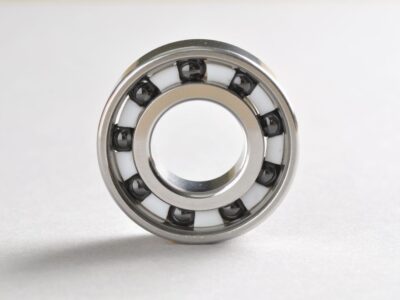 Hybrid deep groove ball bearings